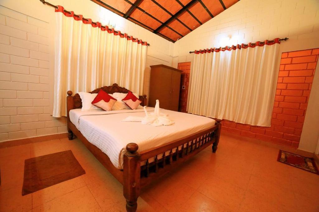 Emarald Wild West Hotel Sultan Bathery Zewnętrze zdjęcie